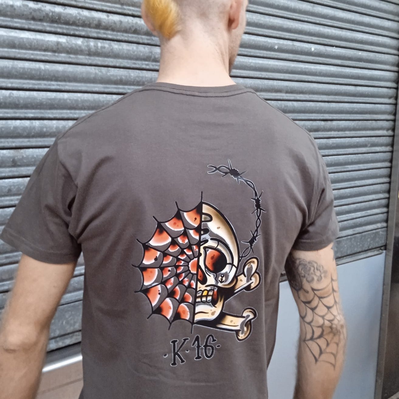 K16 - Telaraña Plomo