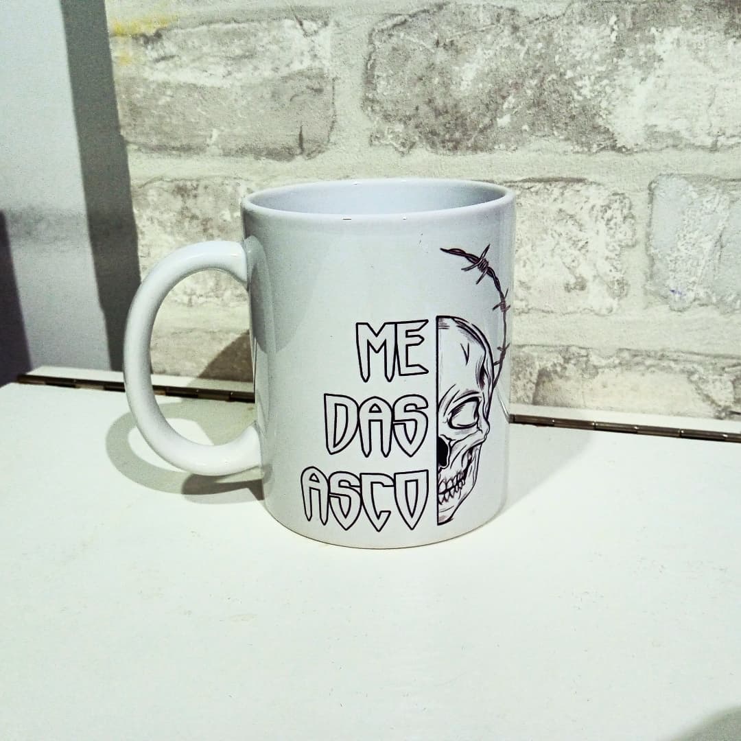 K16 - Taza Blanca Me Das Asco